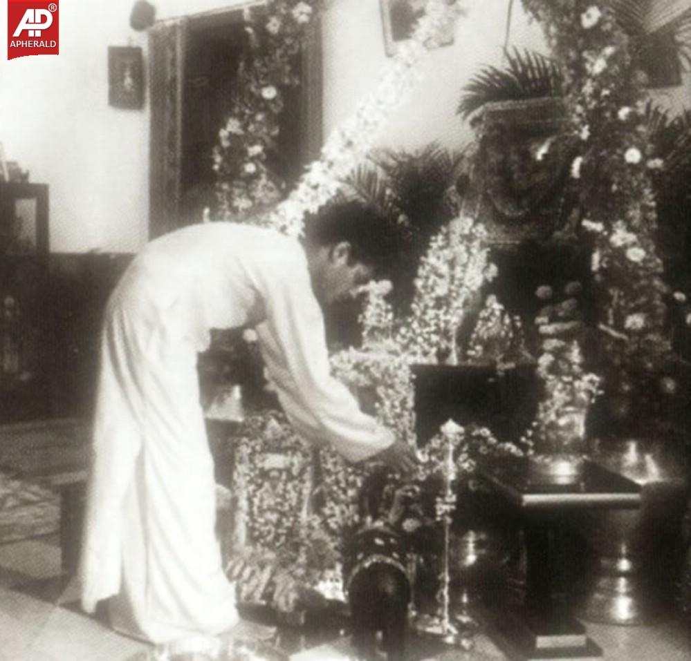 Sri Satya Sai Baba Rare Photos