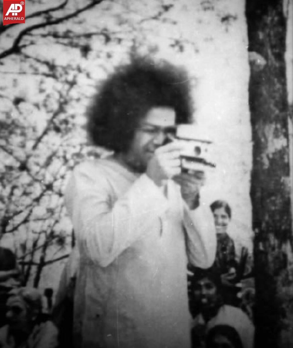 Sri Satya Sai Baba Rare Photos