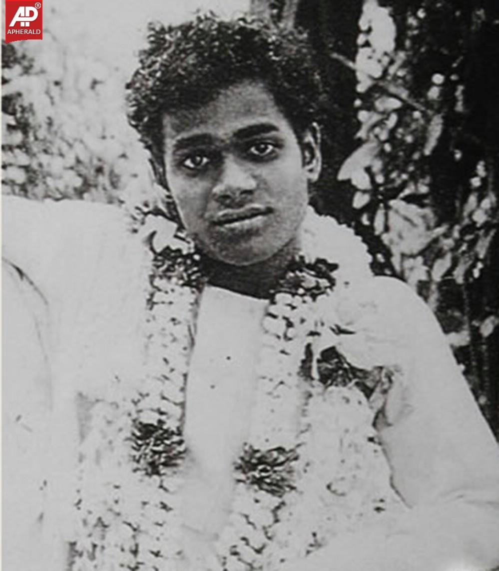 Sri Satya Sai Baba Rare Photos