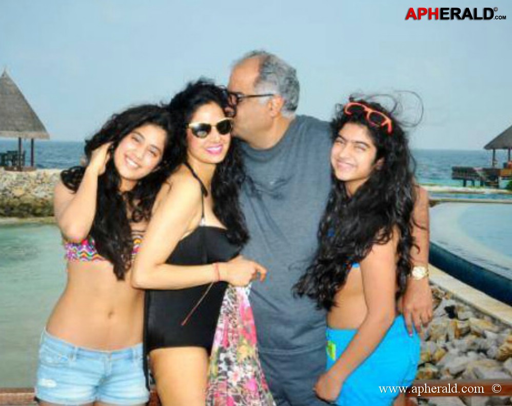 Sridevi with Daughter Jhanvi Kapoor Bikini Photos