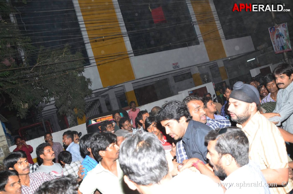 Srikanth n Naresh at uday kiran home around