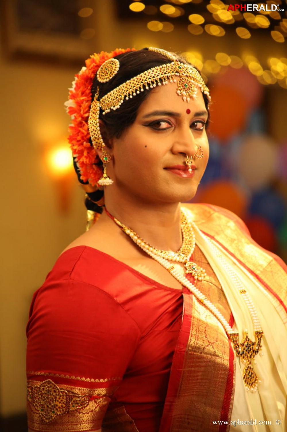  Sumanth Lady Get Up Stills in Emo Gurram Egaravachu