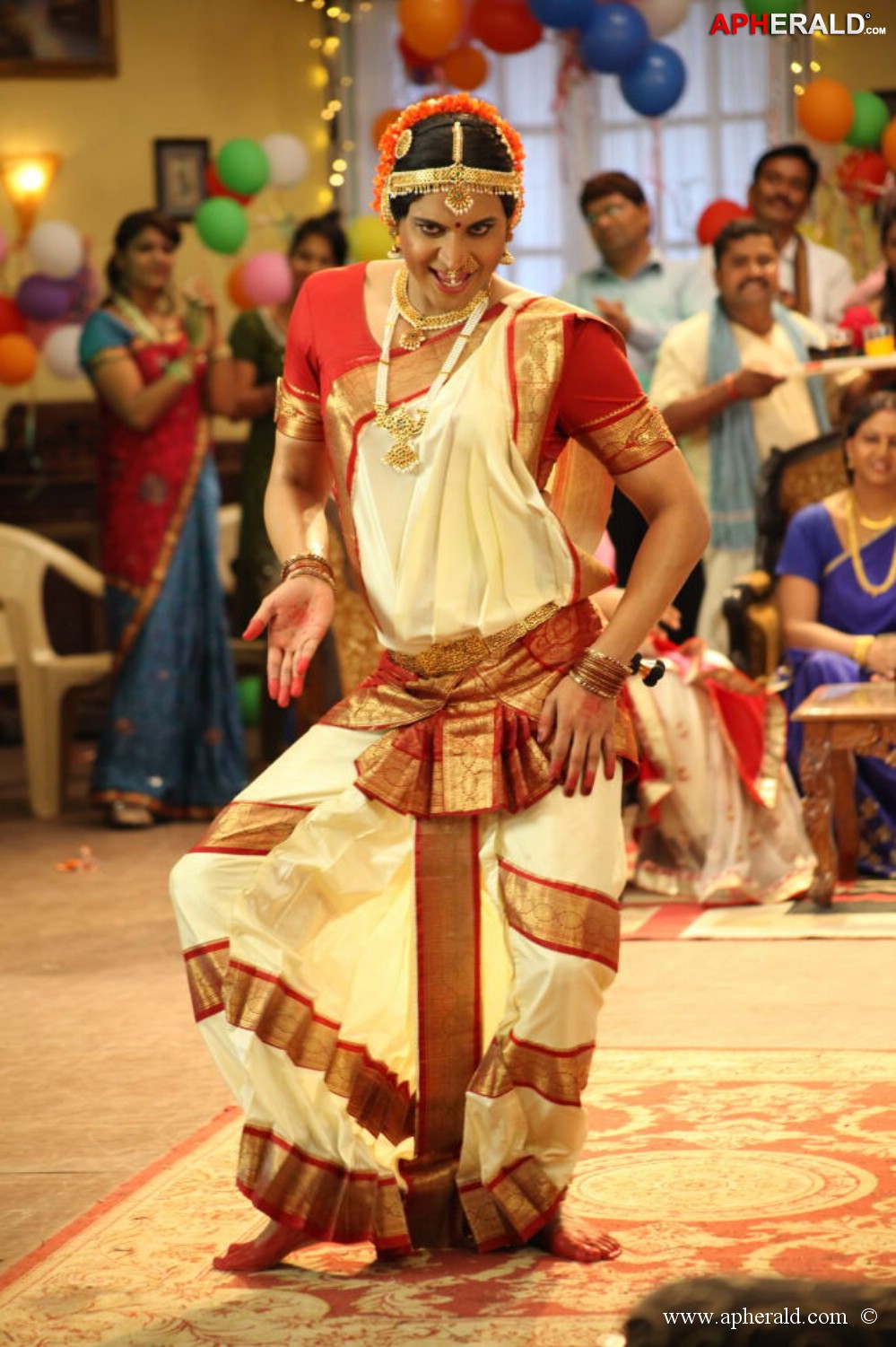  Sumanth Lady Get Up Stills in Emo Gurram Egaravachu