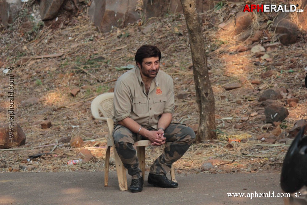 Sunny Deol Promote Singh Sahab The Great with CID Team