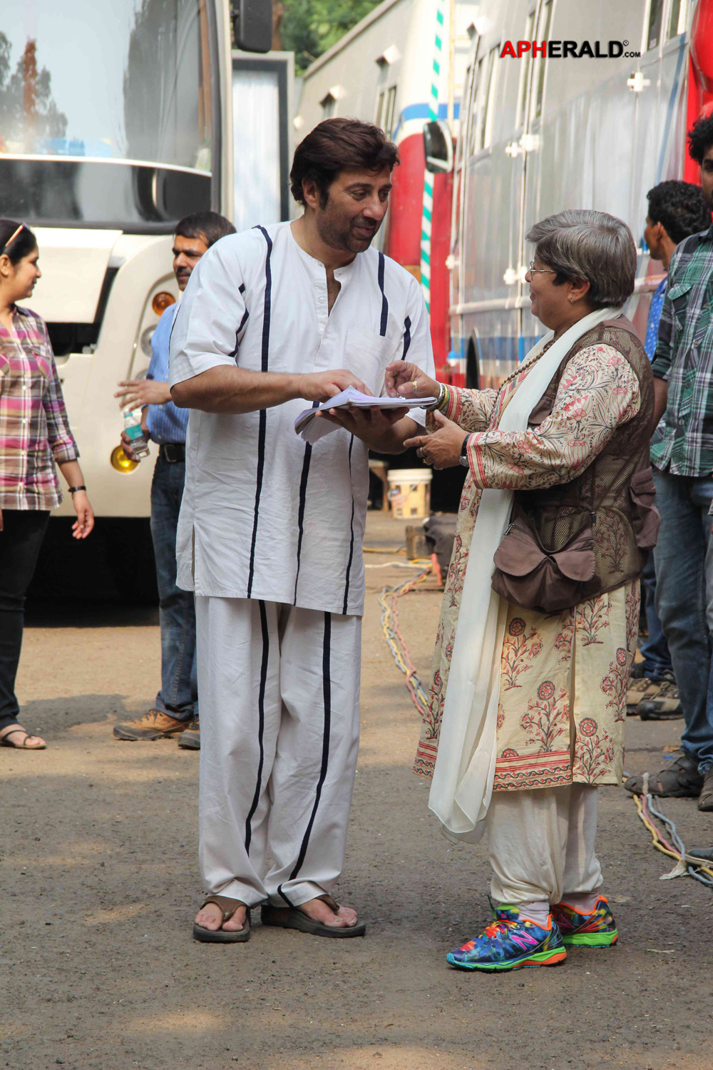 Sunny Deol Promote Singh Sahab The Great with CID Team