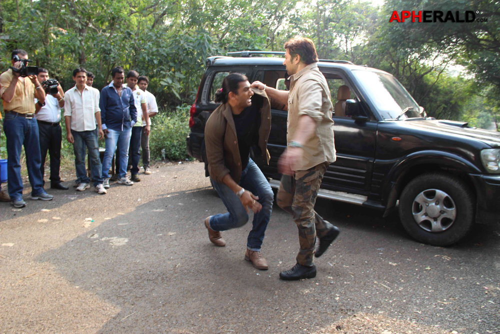 Sunny Deol Promote Singh Sahab The Great with CID Team