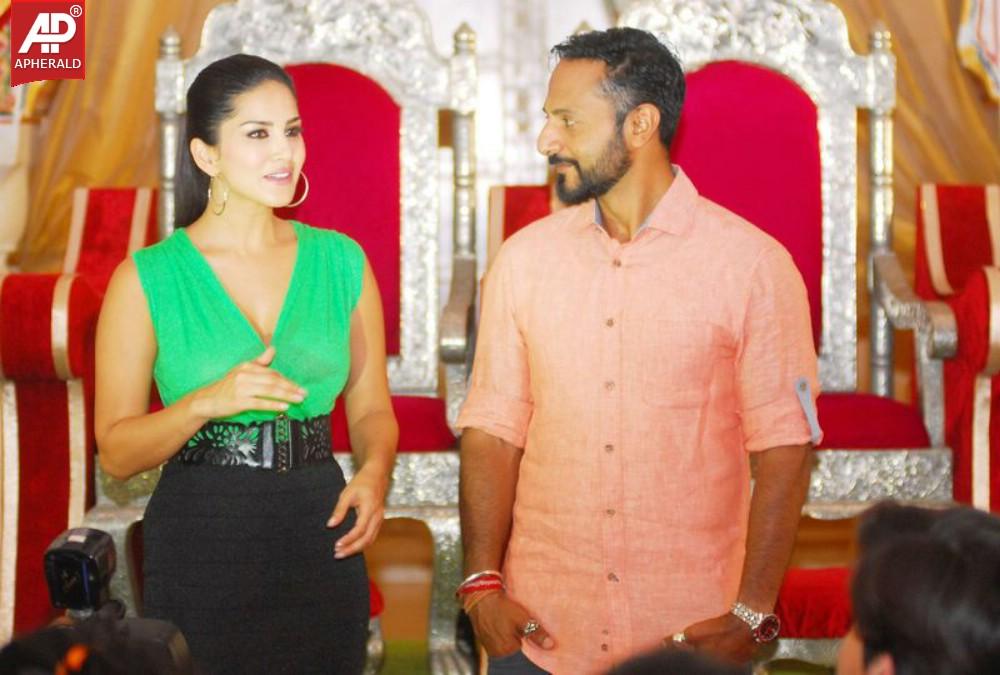 Sunny Leone Shoots For Splitsvilla Season 7 In Jaipur