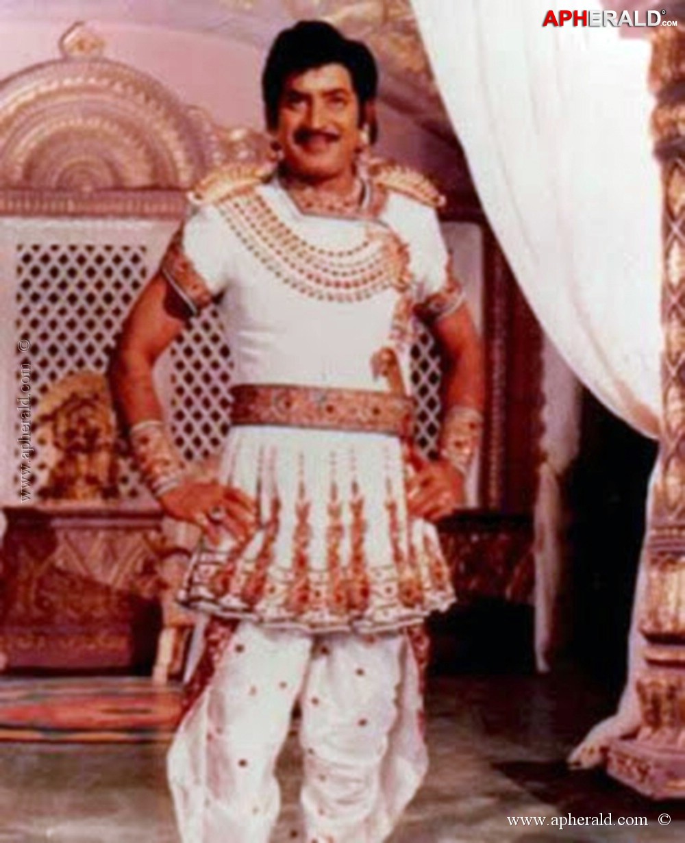 Super star krishna rare pics