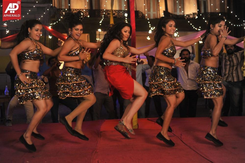 Swethabasu Item Song Stills in Intelligent Idiots