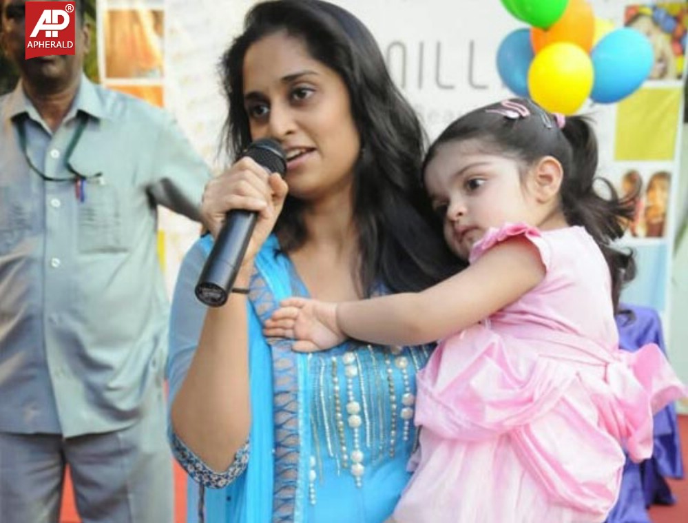 tamil actor ajith family photos
