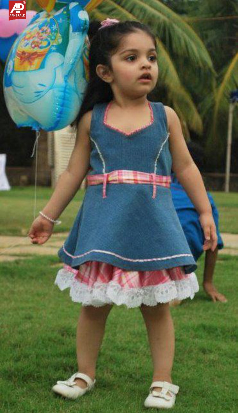 tamil actor ajith family photos