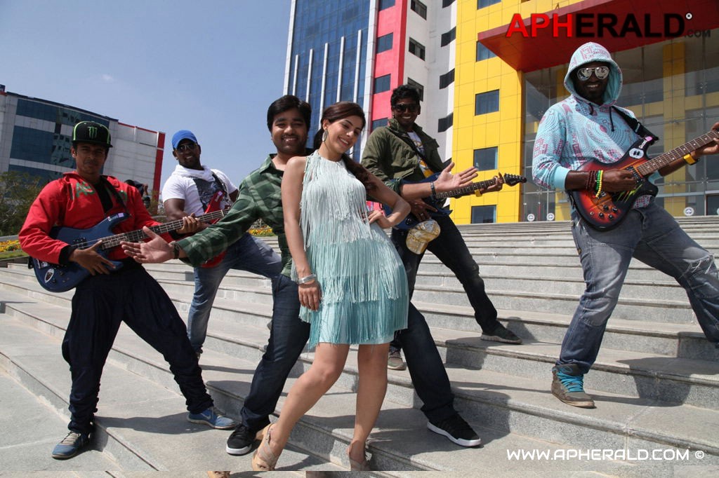 Thillu Mullu Tamil Movie Stills