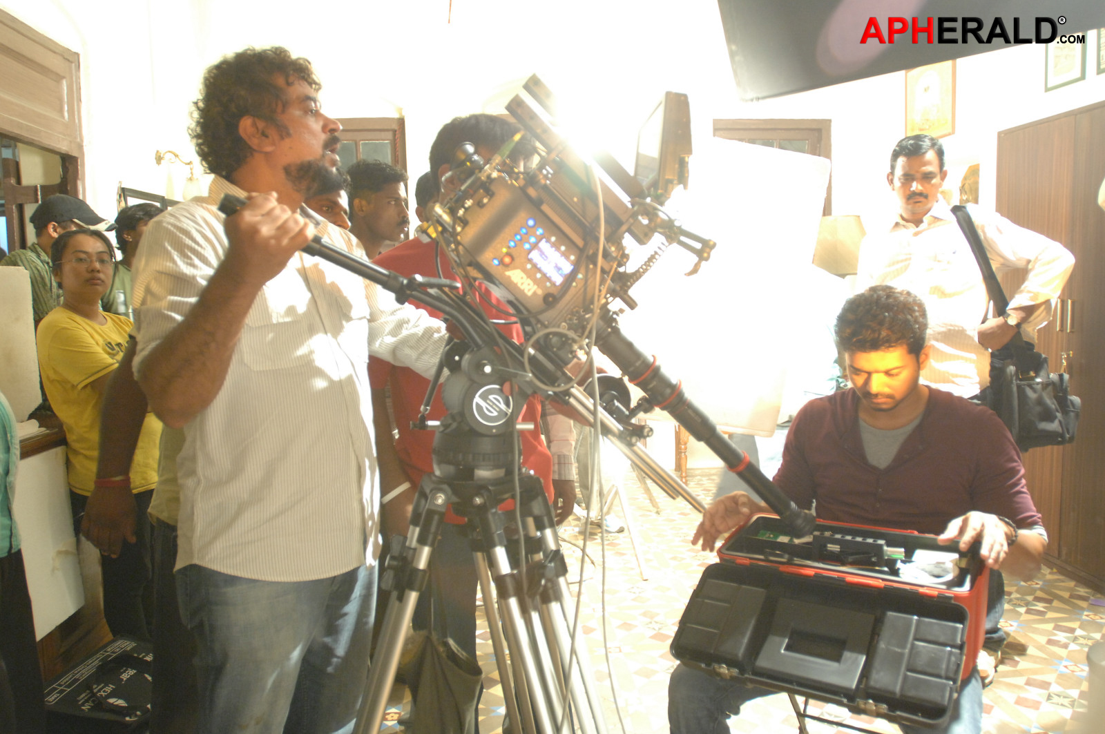 Thuppaki Movie Working Stills