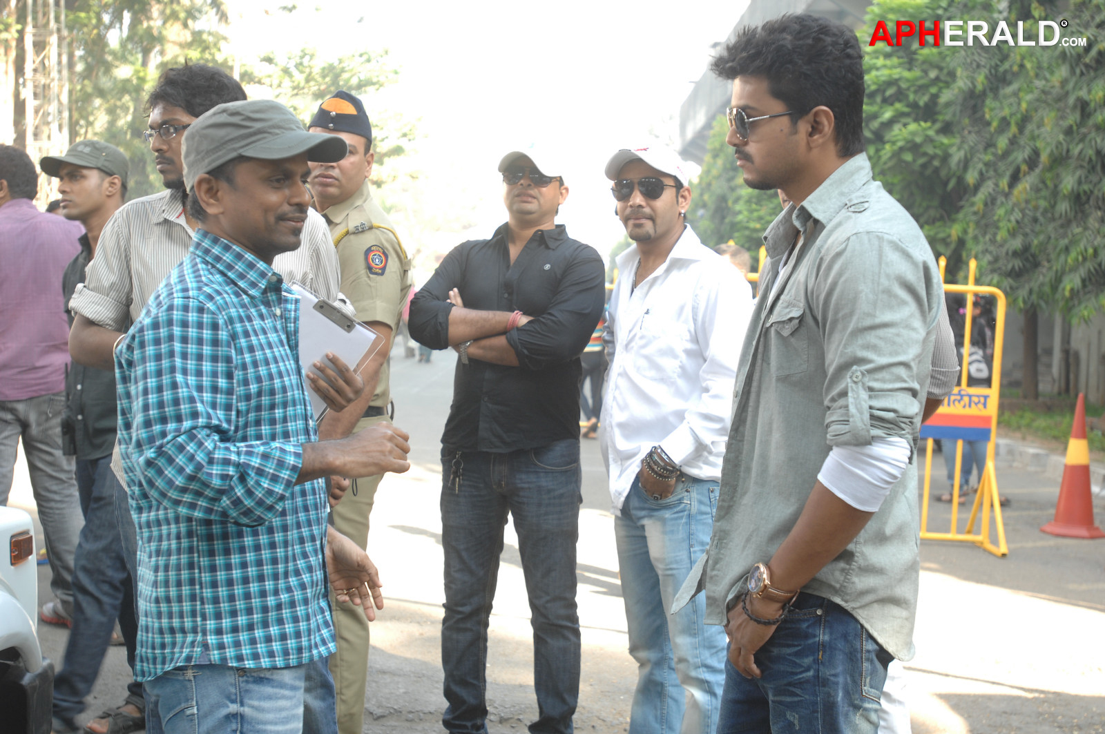 Thuppaki Movie Working Stills