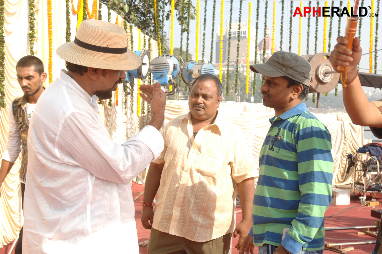 Thuppaki Movie Working Stills