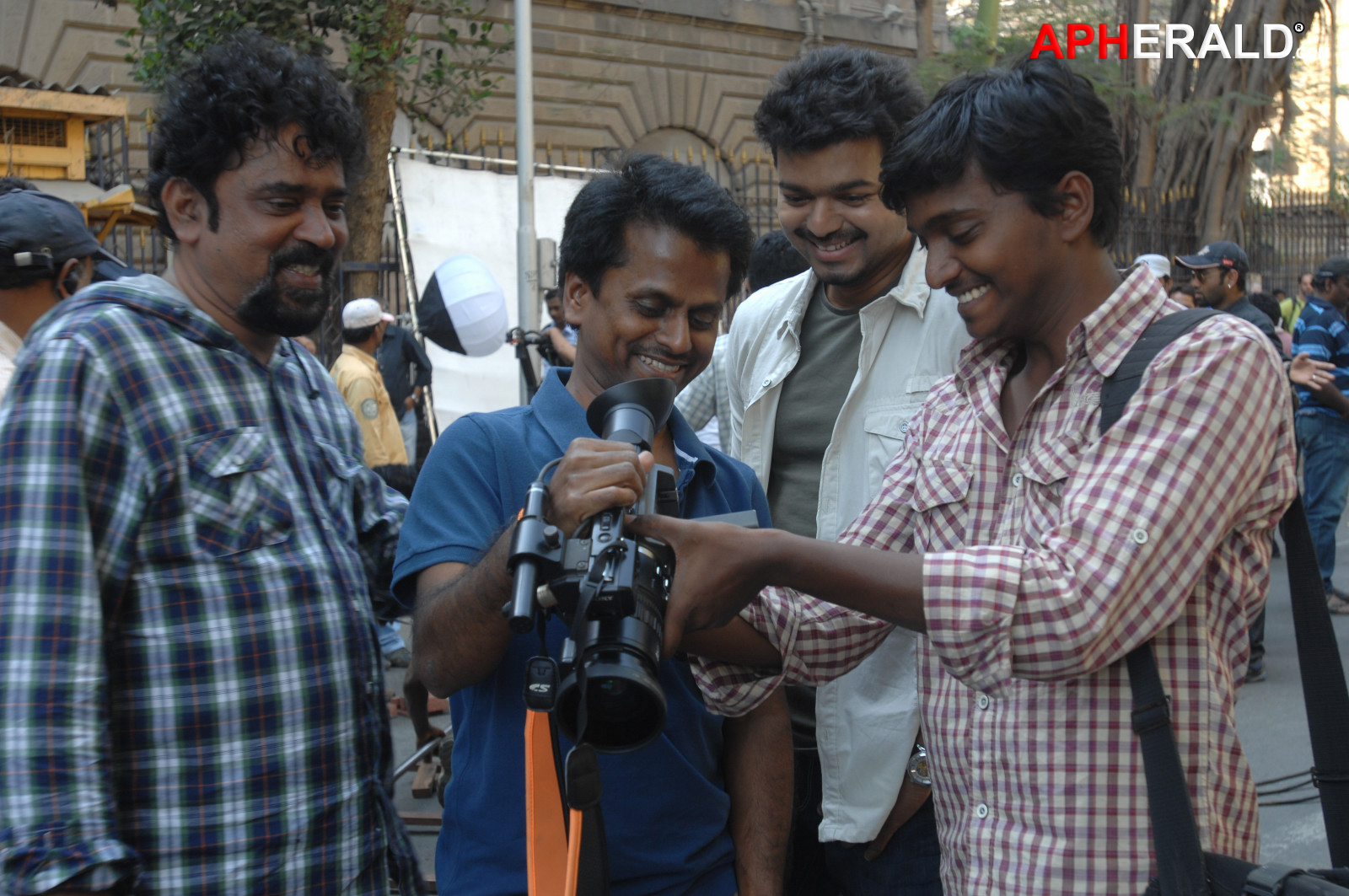 Thuppaki Movie Working Stills