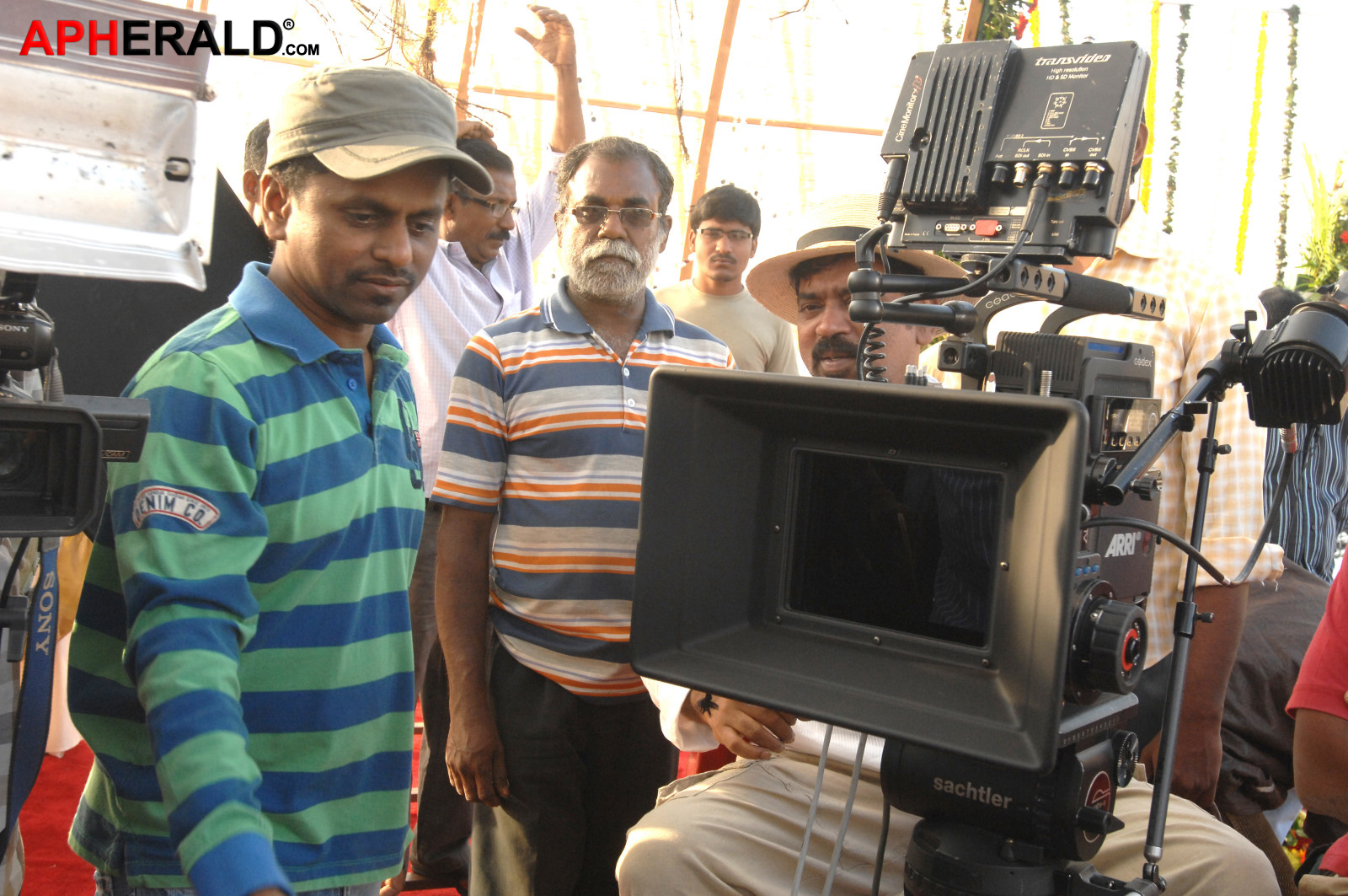 Thuppaki Movie Working Stills