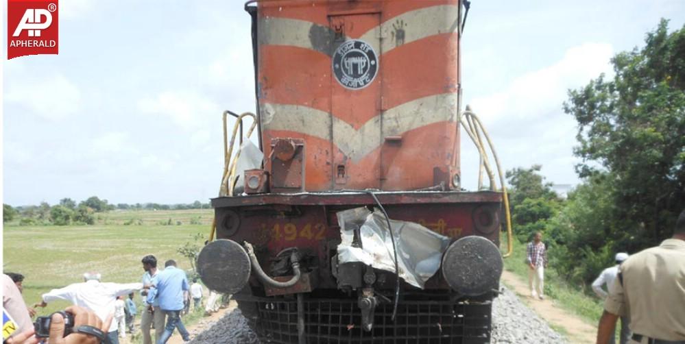 Train Bus Accident Tragedy Photos