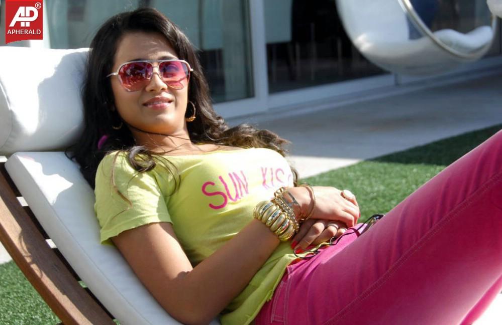 Trisha Unseen Pics