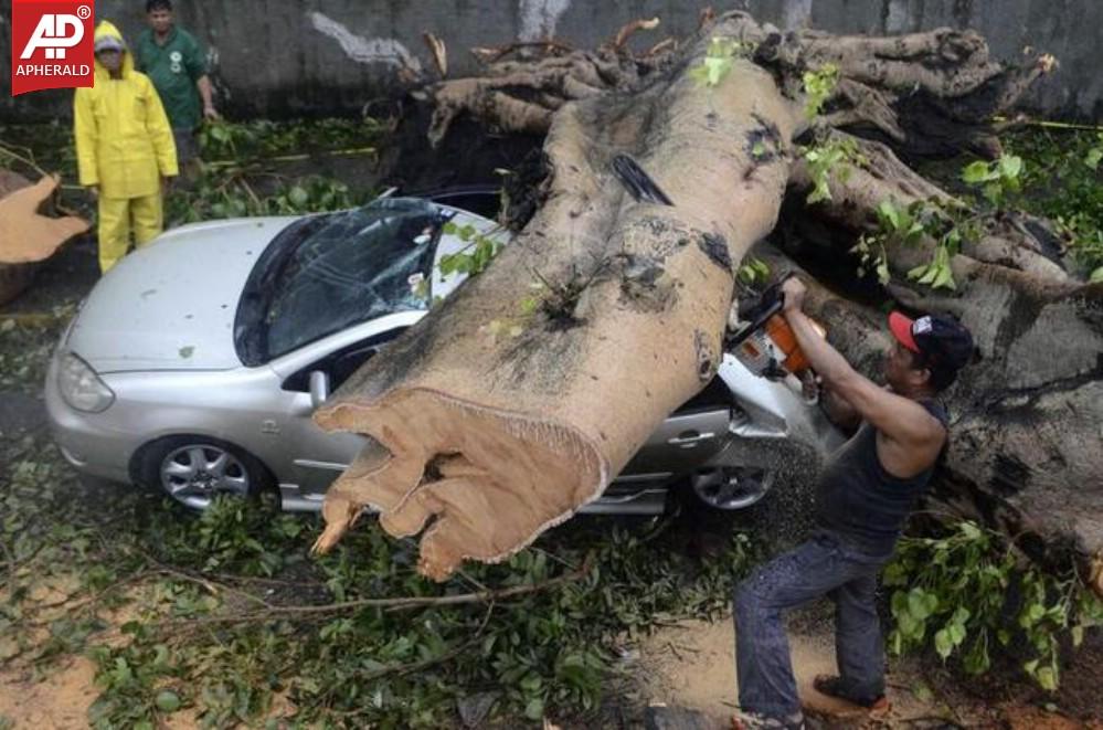 Typhoon Rammasun Shuts Down Philippines