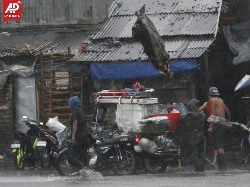 Typhoon Rammasun Shuts Down Philippines