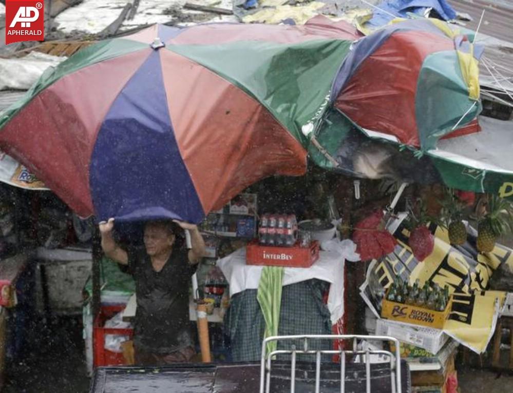 Typhoon Rammasun Shuts Down Philippines