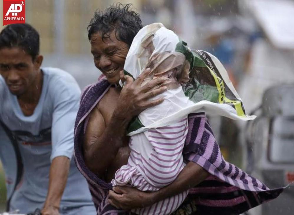 Typhoon Rammasun Shuts Down Philippines