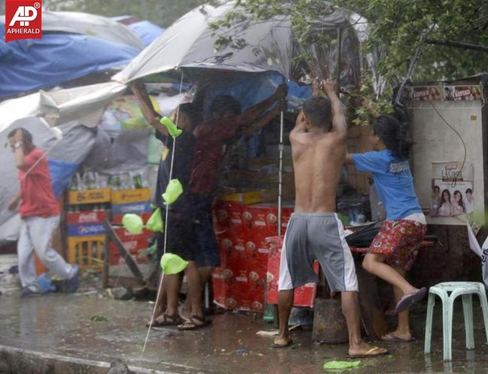 Typhoon Rammasun Shuts Down Philippines