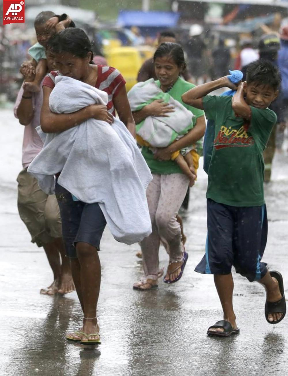 Typhoon Rammasun Shuts Down Philippines