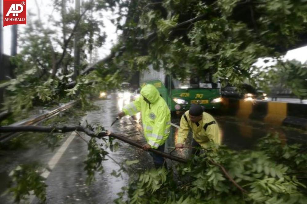 Typhoon Rammasun Shuts Down Philippines