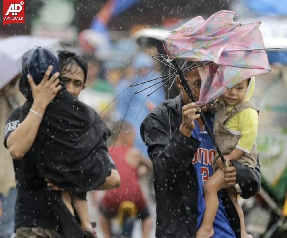 Typhoon Rammasun Shuts Down Philippines