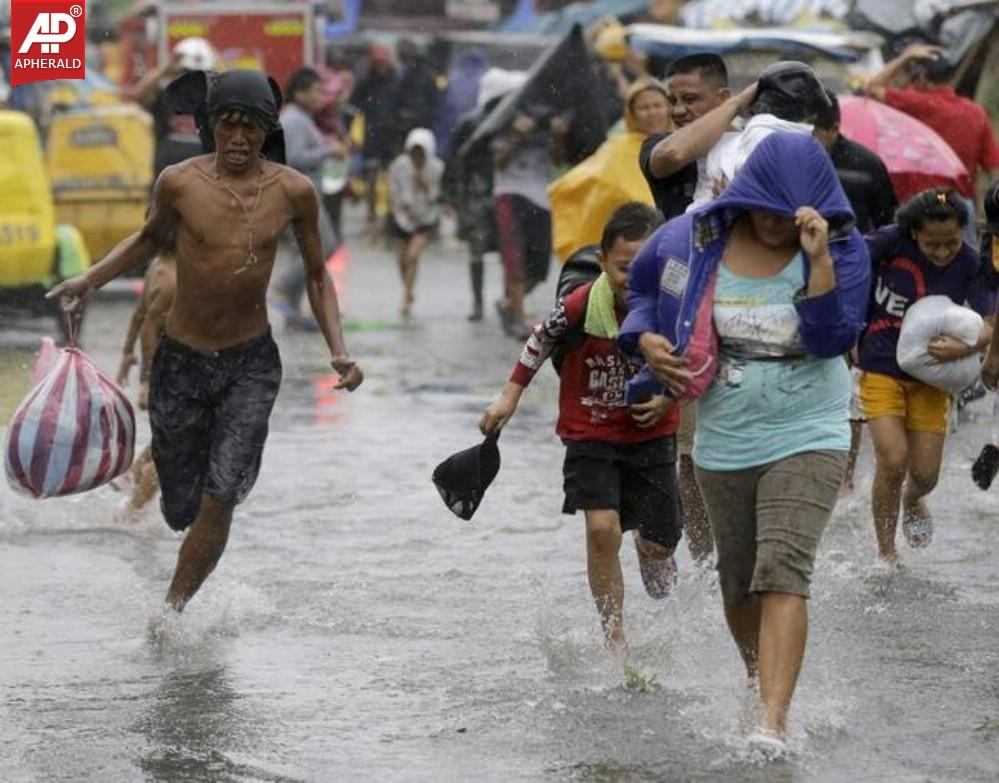 Typhoon Rammasun Shuts Down Philippines