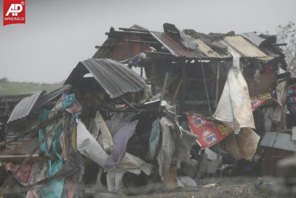 Typhoon Rammasun Shuts Down Philippines