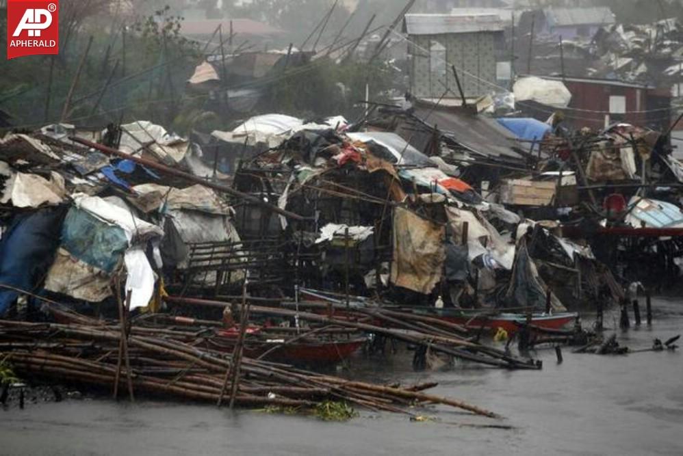 Typhoon Rammasun Shuts Down Philippines