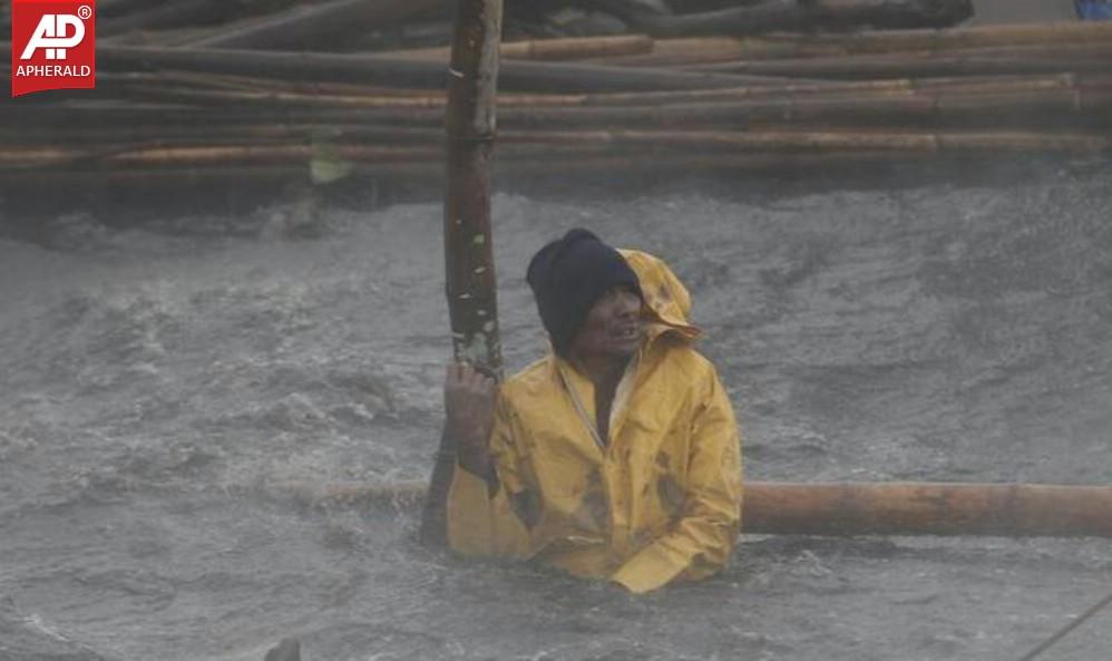 Typhoon Rammasun Shuts Down Philippines