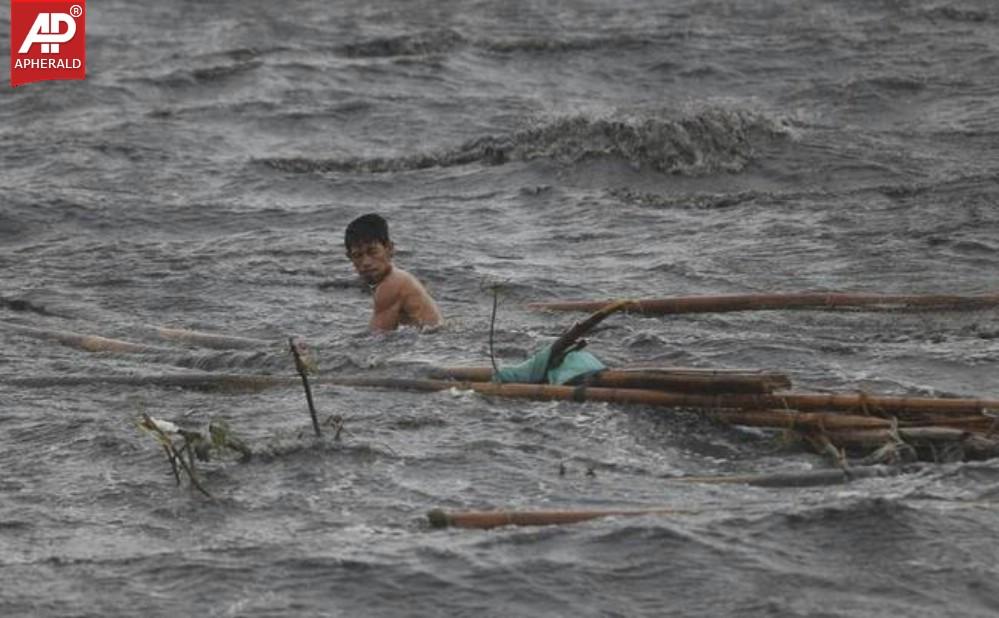 Typhoon Rammasun Shuts Down Philippines