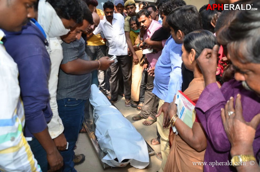 Uday Kiran Dead Body More Photos