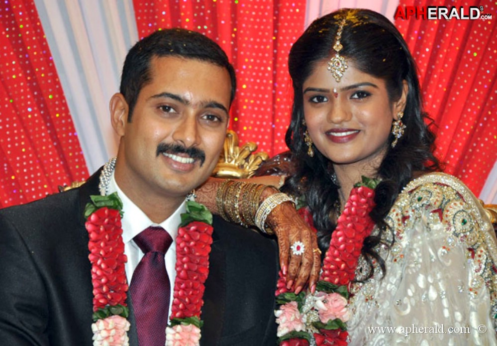 Uday Kiran with wife photos