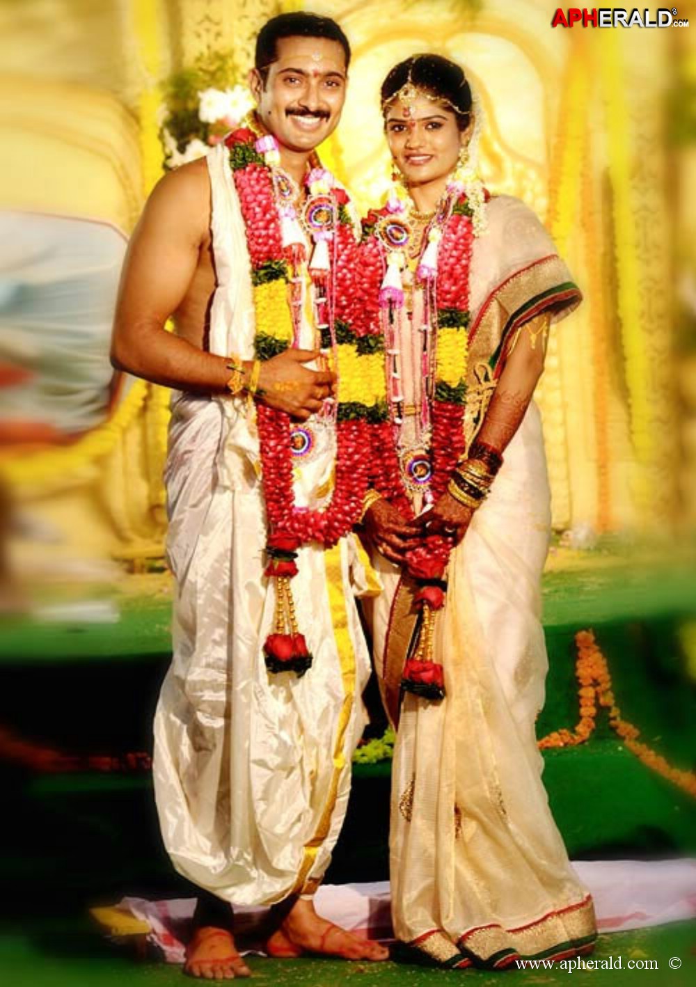 Uday Kiran with wife photos