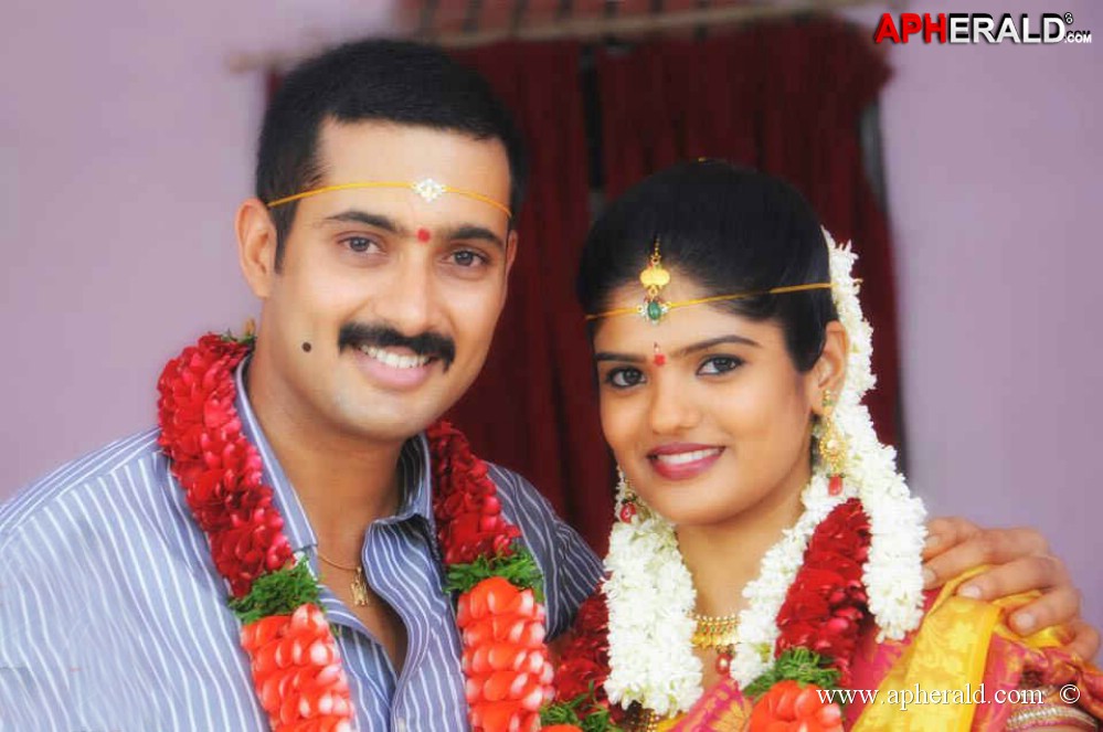 Uday Kiran with wife photos