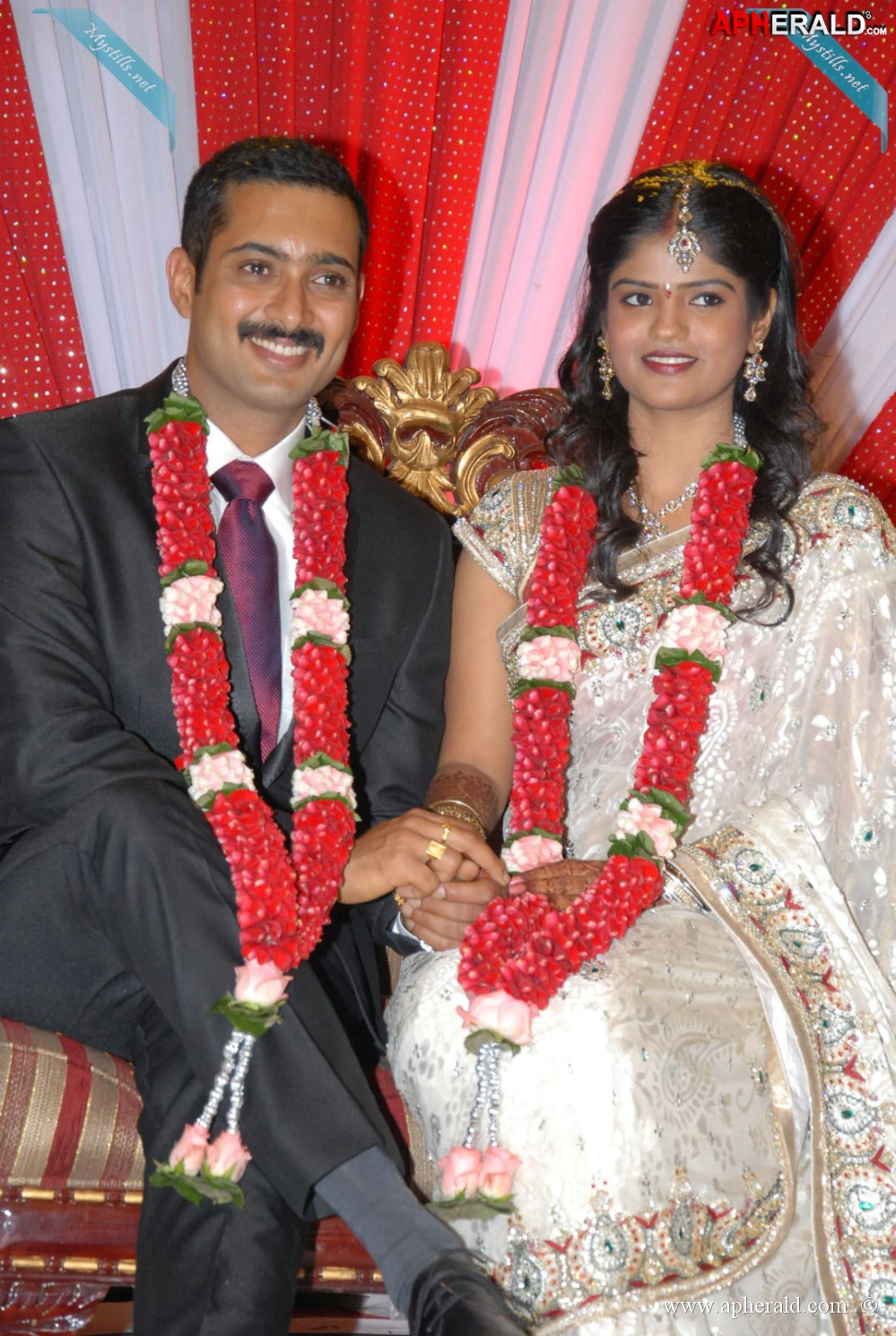 Uday Kiran with wife photos