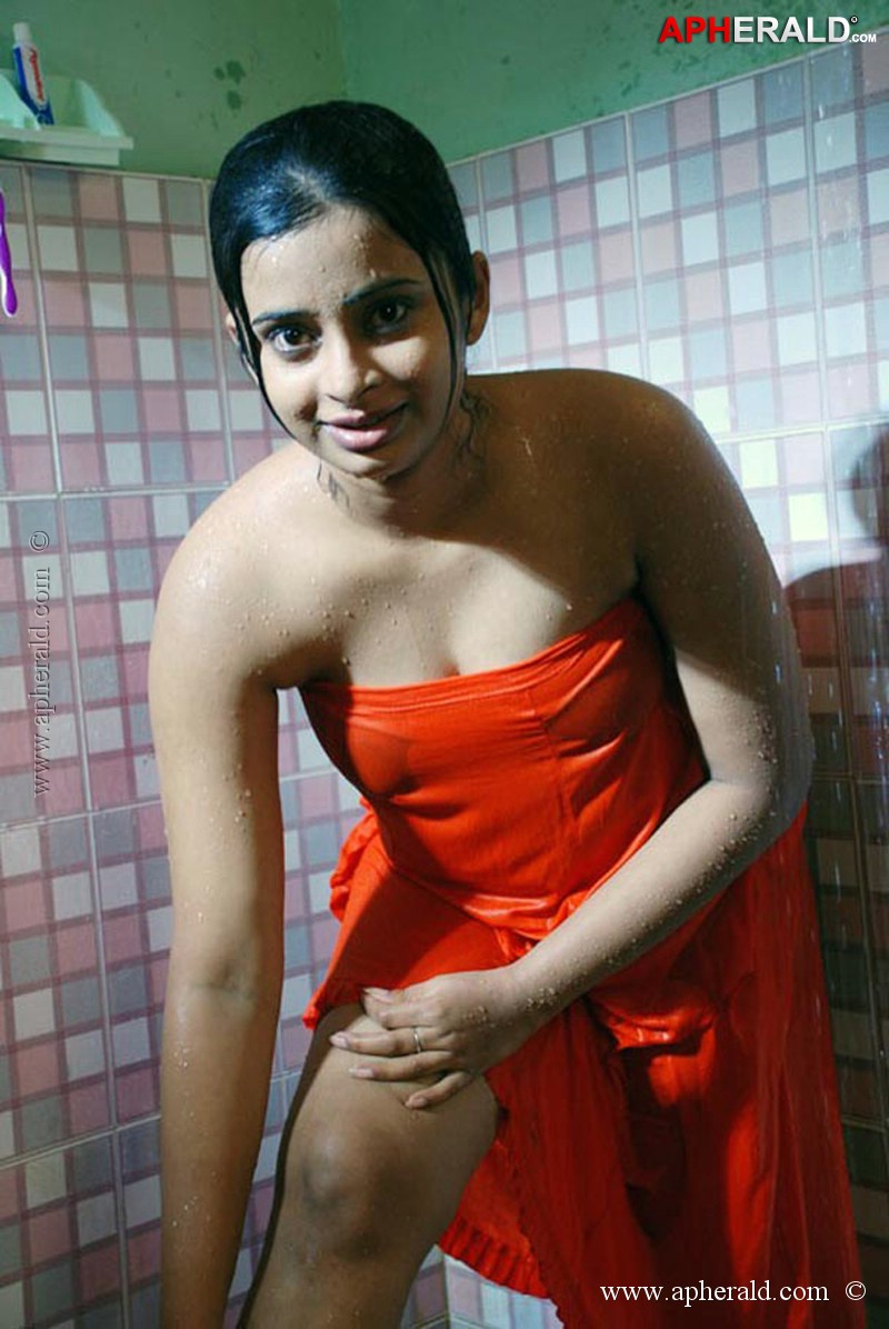Unnai Naan Ariven Hot Movie Pics