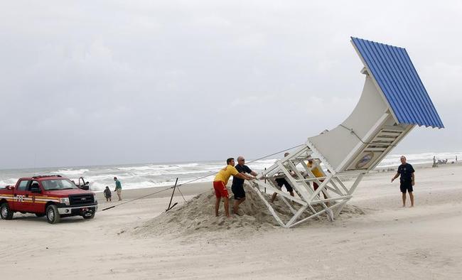 USA Braces for Hurricane Arthur Pics