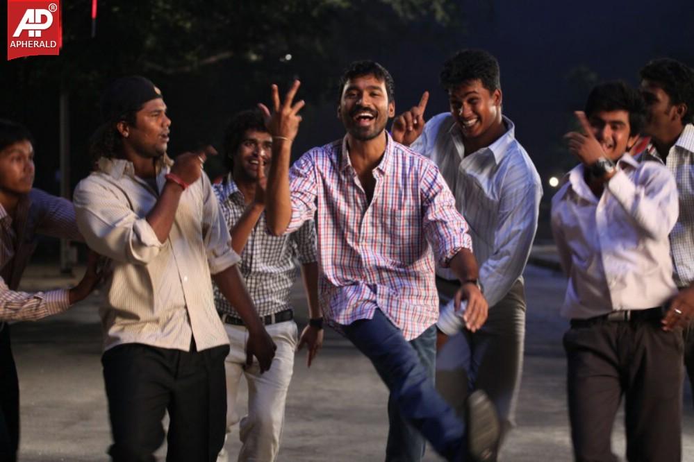 Velai Illa Pattadhari Movie New Stills