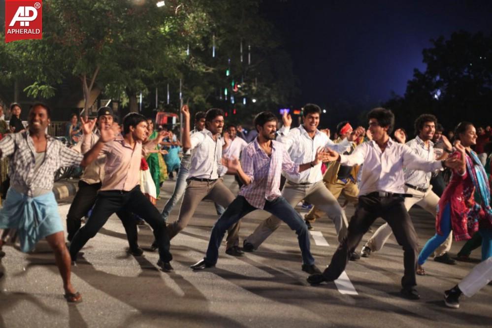 Velai Illa Pattadhari Movie New Stills
