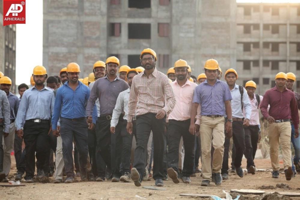 Velai Illa Pattadhari Movie New Stills