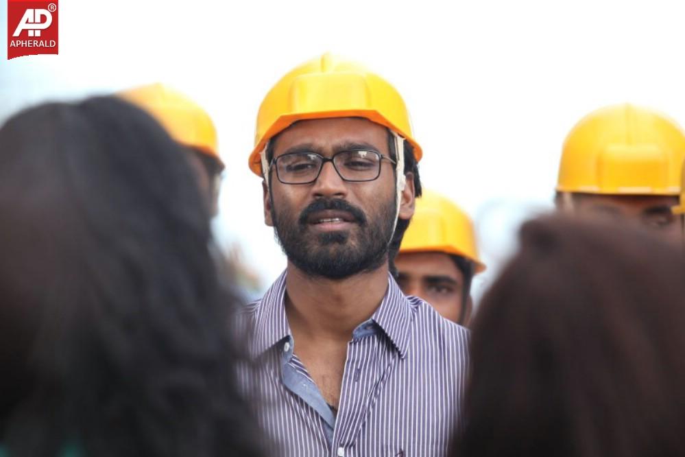 Velai Illa Pattadhari Movie New Stills