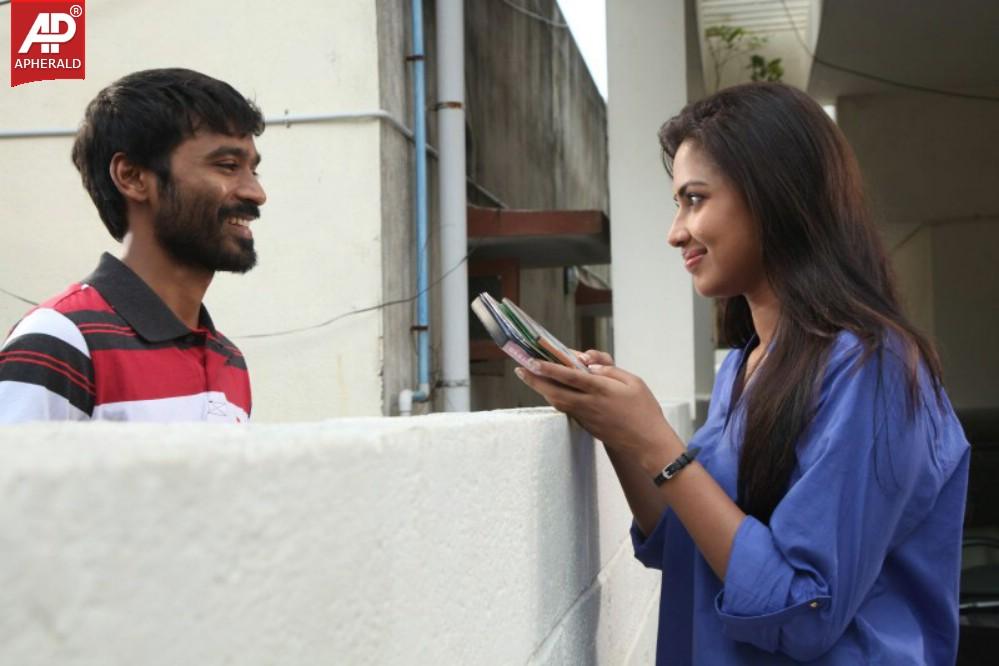 Velai Illa Pattadhari Movie New Stills