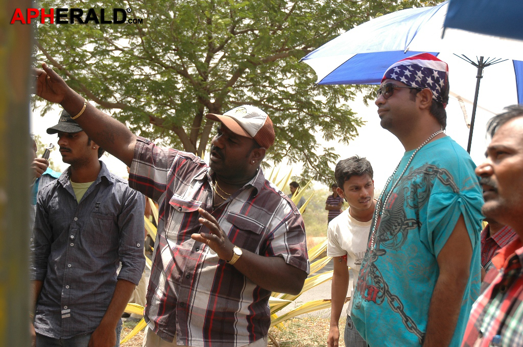 Vennela One And Half Working Stills - Vennela Kishore 