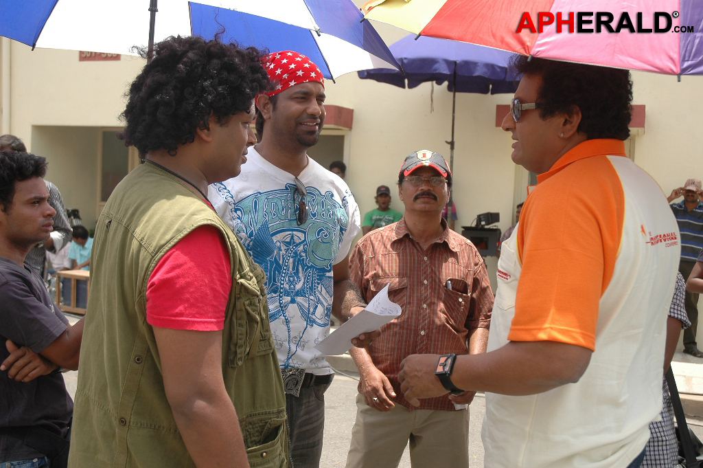 Vennela One And Half Working Stills - Vennela Kishore 